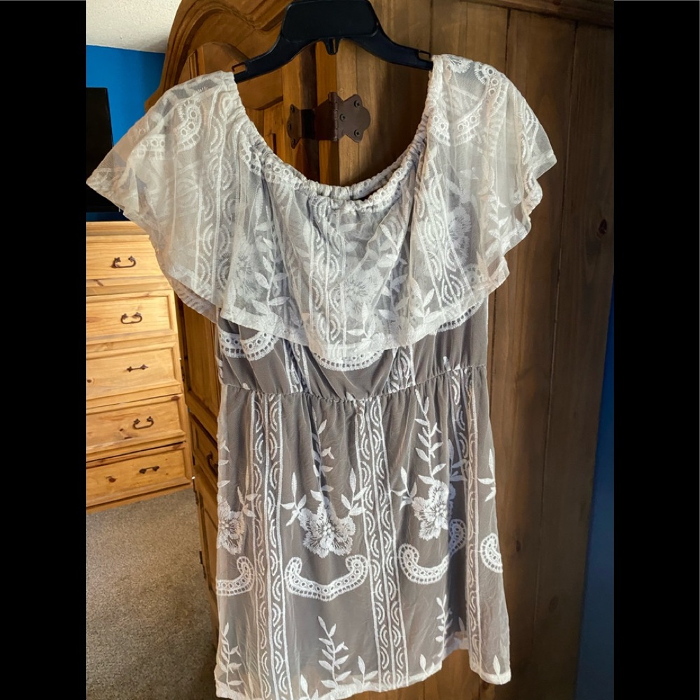 L&B dress. Short skirt; NWT; white with brown undertone